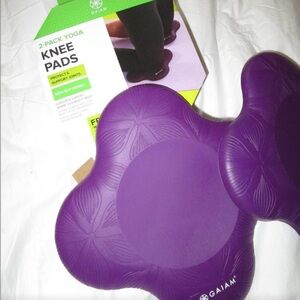 GAIAM Purple Yoga Knee Pads